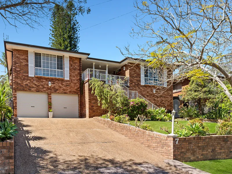 Light, Bright & Beautiful – Perfect Family Entertainer!