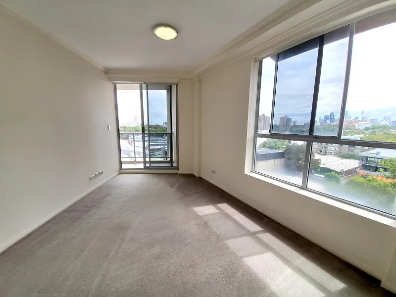 STUNNING 2 BEDROOMS APARTMENT, NORTH FACING WITH CITY VIEWS