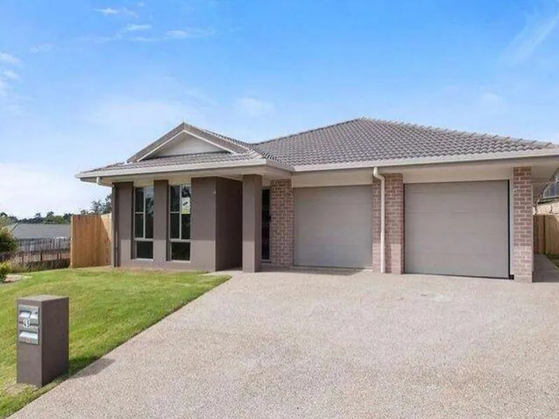 Low Maintenance One Bedroom Duplex!!