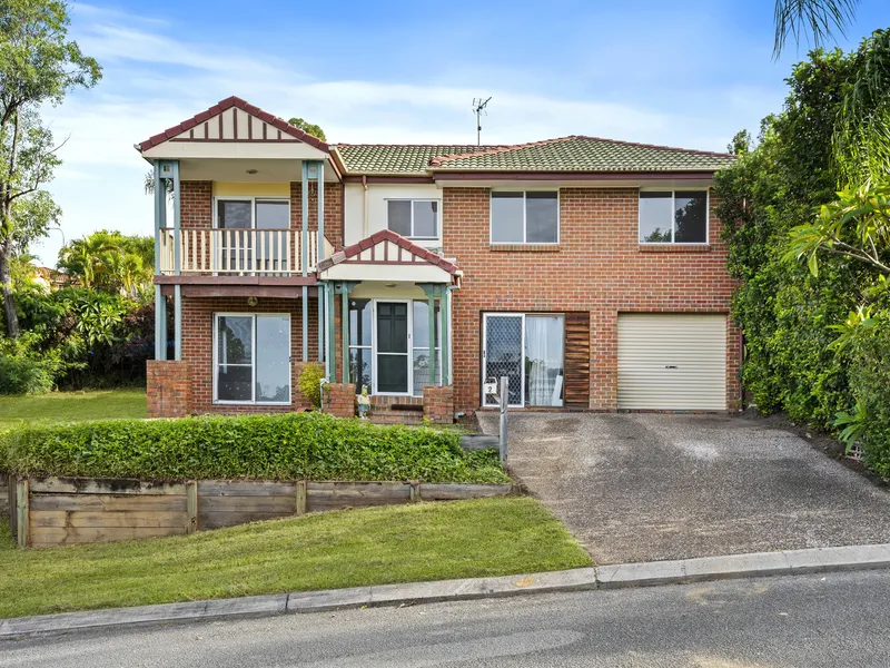 Two Storey Residence / Dual Living Potential / Some TLC Required