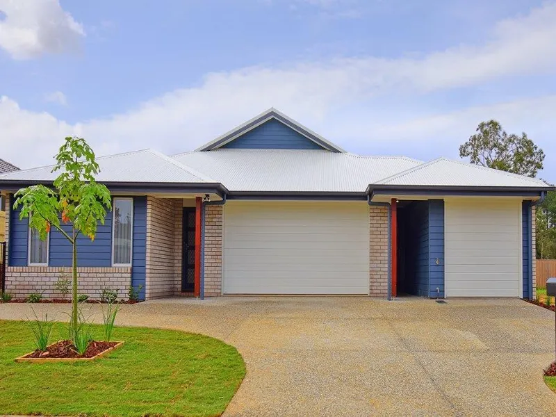 Feel at Home - Cosy Two Bedroom with Private Courtyard