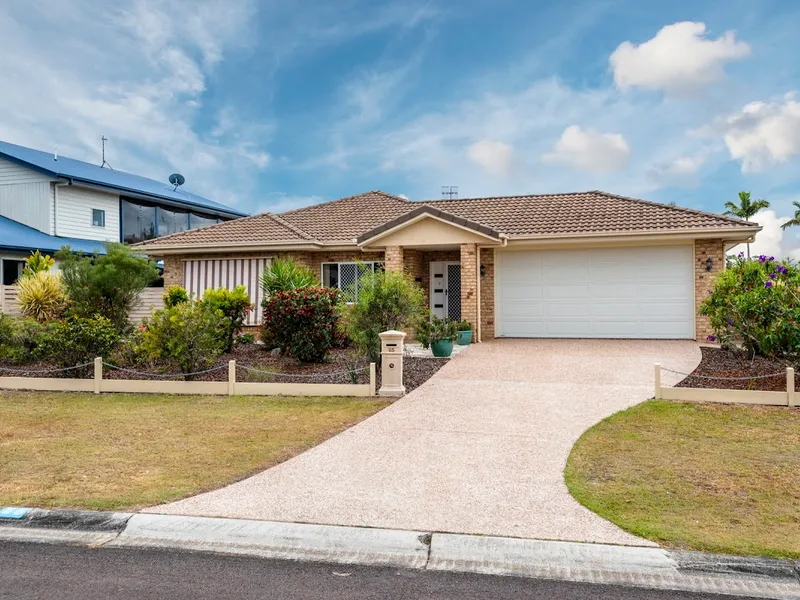 THIS SENSATIONAL, SPACIOUS HOME IN THE PRESTIGIOUS BANKSIA PARK ESTATE MAY WELL JUST BE THE HOME YOU HAVE BEEN WAITING FOR!! DON'T DELAY!!