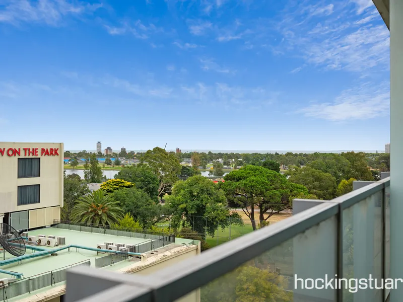 Albert Park Lake Views