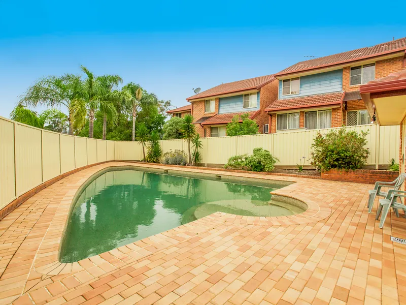 HOLIDAY AT HOME - INGROUND POOL