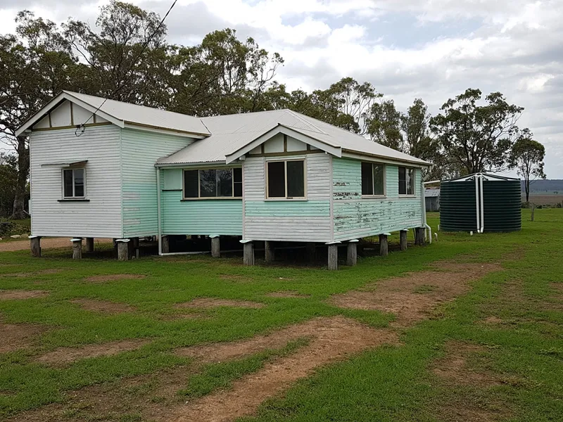 HOUSE ON 2 ACRES 15 MIN TO WARWICK