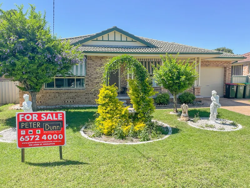 3 BEDROOM | 2 LIVING AREAS + OUTDOOR AREA AND NEAT YARD!!