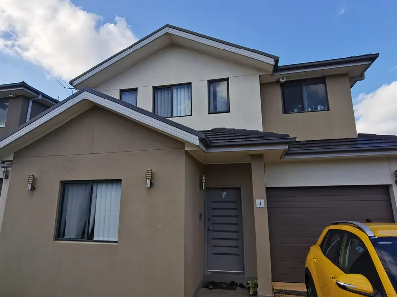3 BEDROOM HOUSE at Westmead for Rent !
