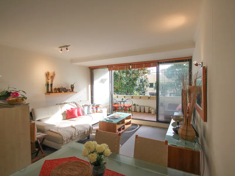 Superb Split Level One Bedroom Apartment