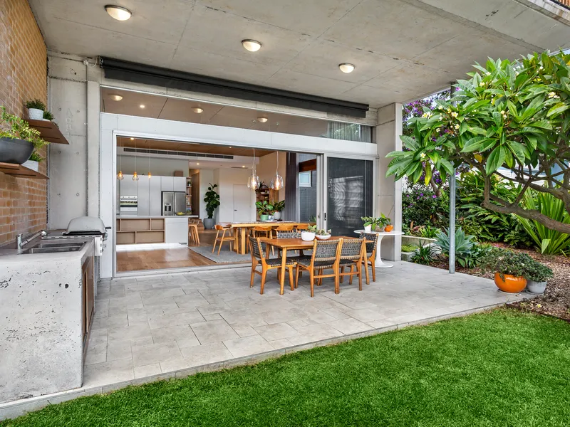 DELUXE FAMILY LIVING