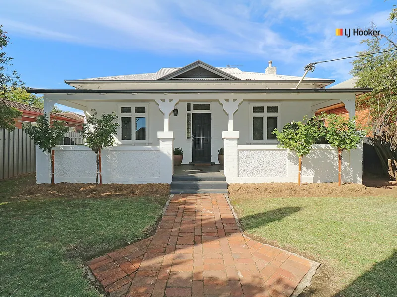 Classic Central Wagga Residence