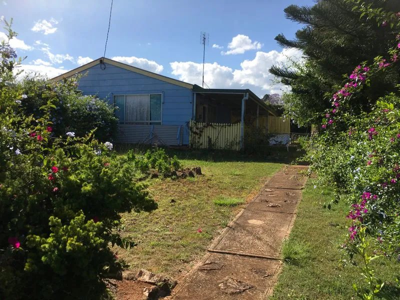 HOME WITH GRANNY FLAT ATTACHED OR LARGE FAMILY HOME