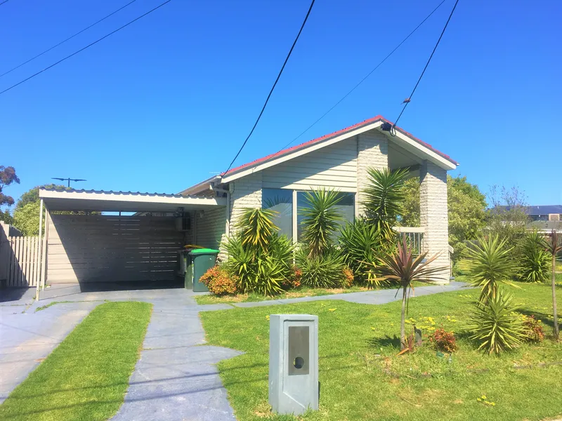 BEAUTIFUL FAMILY HOME!!!