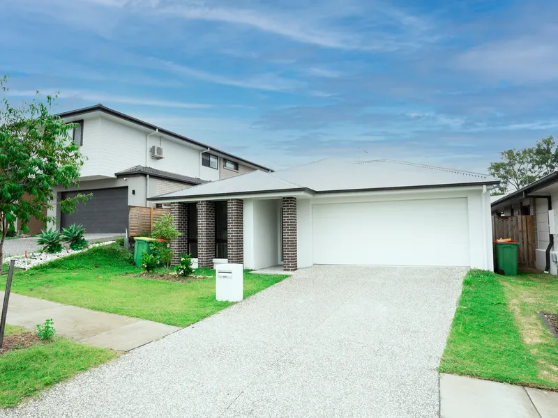 Modern Four Bedroom Property In Ideal Location