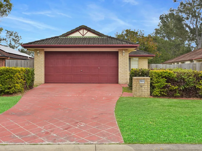 Spacious 4 bedroom home located in a quiet street in the heart of Nerang