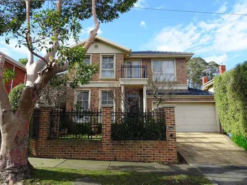 Modern, Spacious And Amazing Location