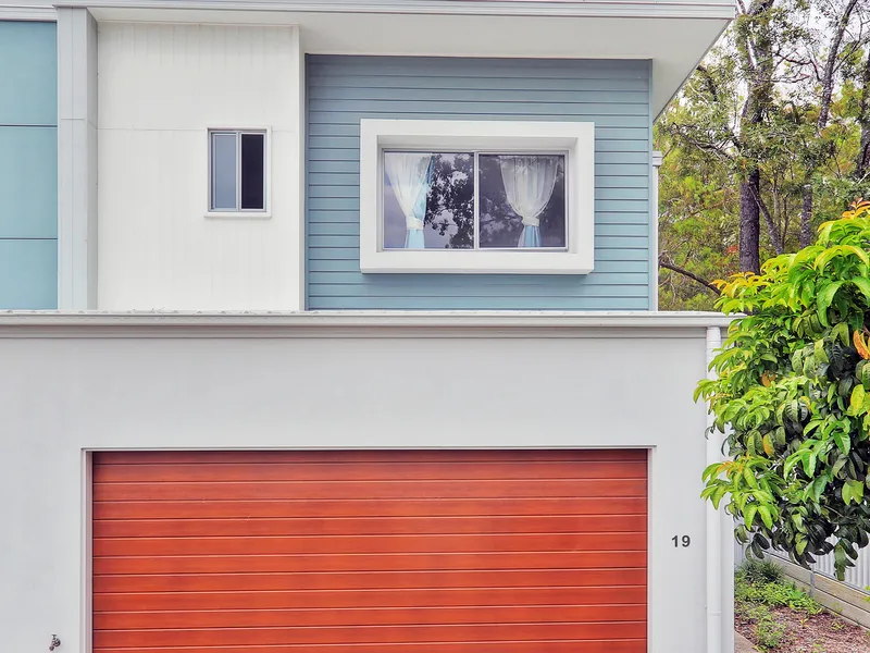 STYLISH, NEAR NEW AND FIRST TIME TO MARKET!