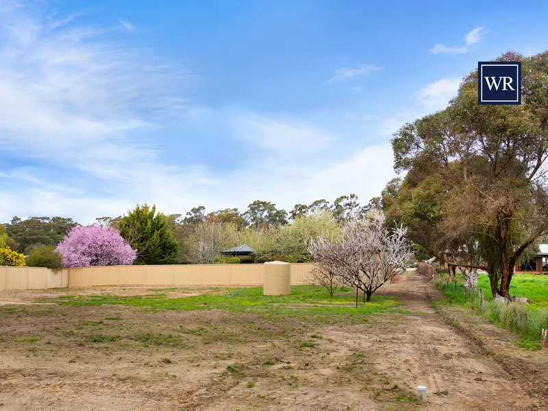 LEVEL AND PRIVATE 1,767m2 (0.43 Acre) WITH NORTH FACING ASPECT