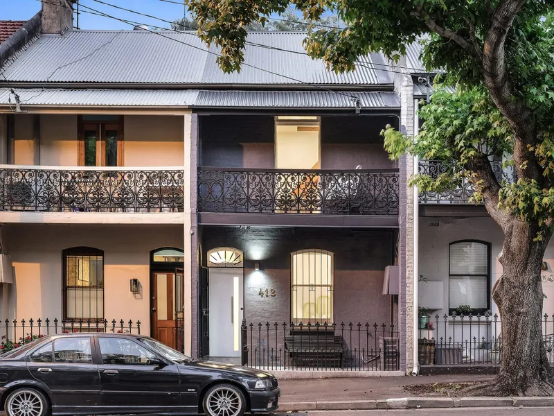 Tri Level Terrace + Parking in an Unbeatable Location!