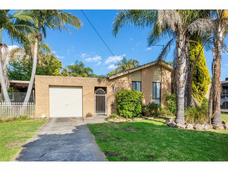 EAST ALBURY - HOUSE ON LARGE BLOCK