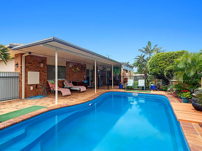 PRIME CORNER LOCATION