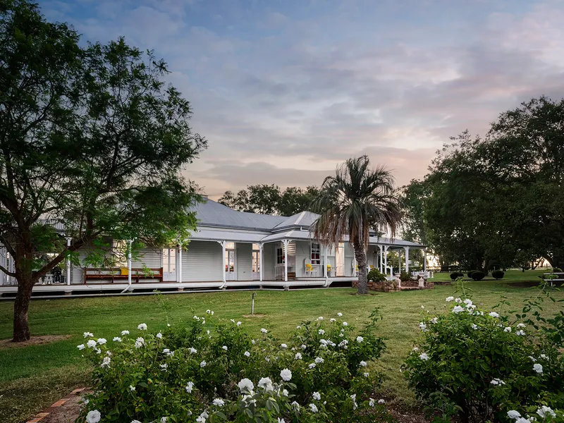 Picturesque Colonial Homestead on 83 Acres