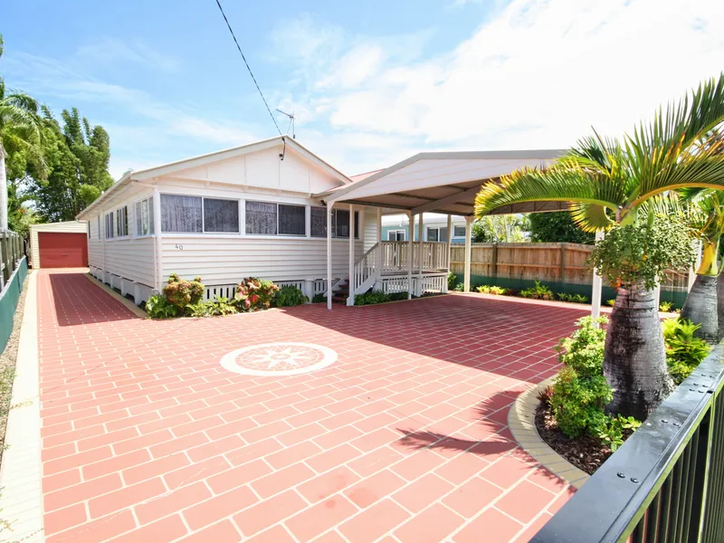 Olde World Charmer only 270 metres stroll to beach