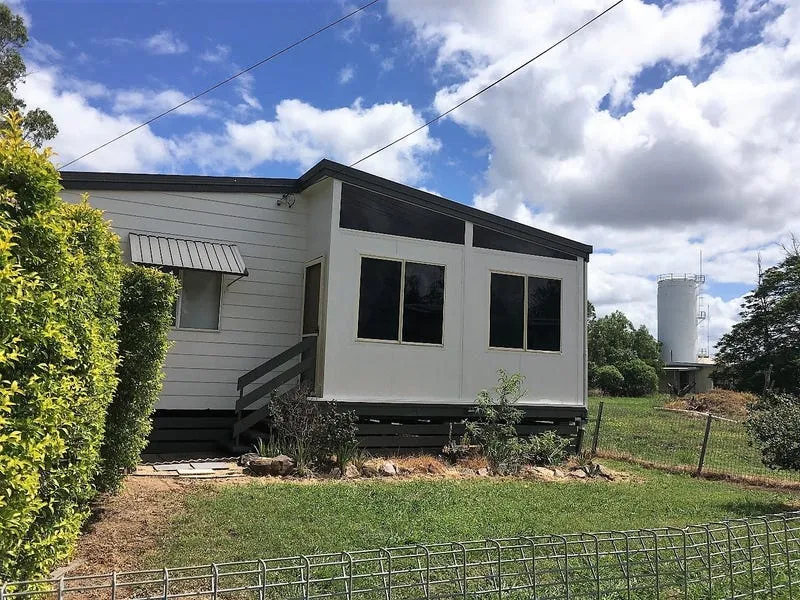 Four bedroom house for $250 a week?  Yes please!