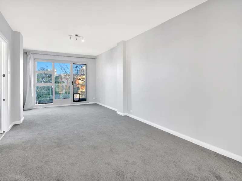 Bright & Light Apartment In The Heart of Neutral Bay