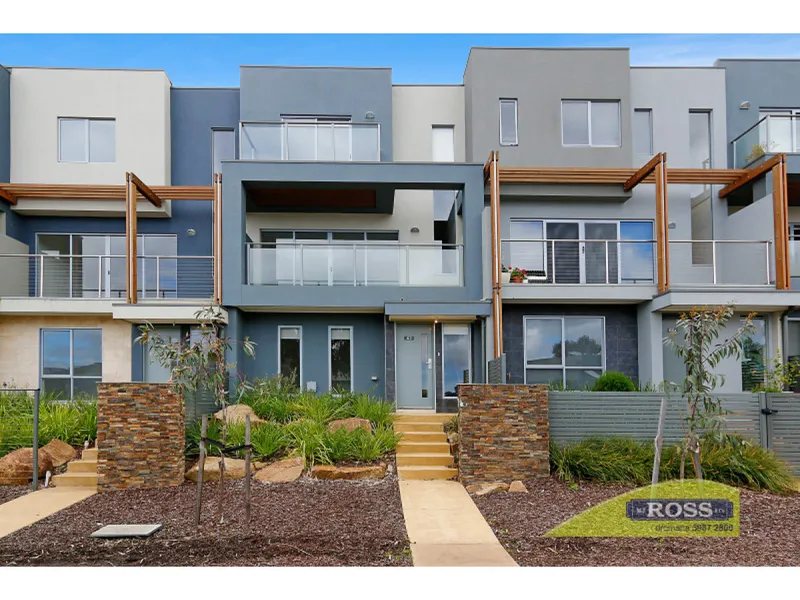 Fantastic View of Marina, Bay & Arthurs Seat.