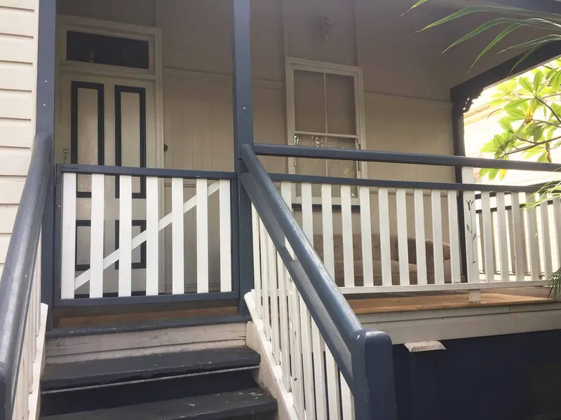 Spacious Queenslander in heart of West End