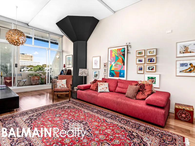 Prized Inner-City Apartment in One of Sydney's Original Warehouse Conversion's boasting a Roof-Top with City & District Views & Recreational Amenities