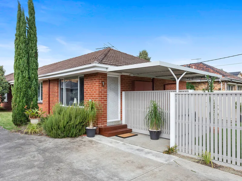 Style, Sun & Sizeable Outdoors