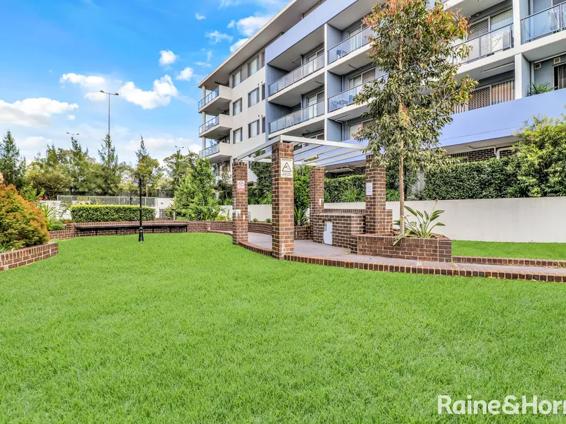 Modern Studio Unit in Excellent Location Close to Amenities