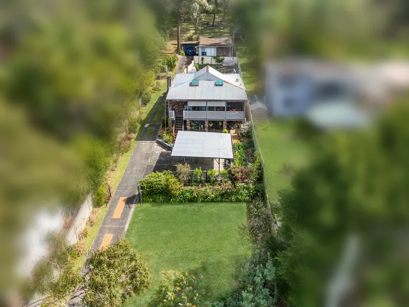 EMPIRE BAY SPECIAL SET ON A MASSIVE 2396 SQM BLOCK!!