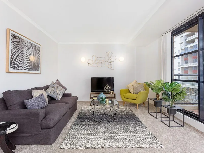 Stunning 2 bedrooms apartment for rent at Redfern area.