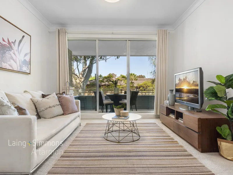 A light and spacious retreat with leafy views