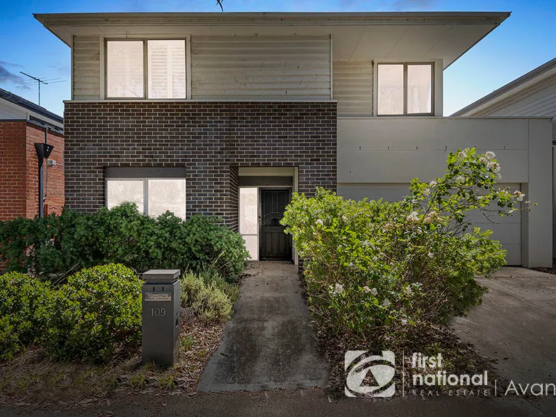 Exclusive and contemporary home in Parkville!