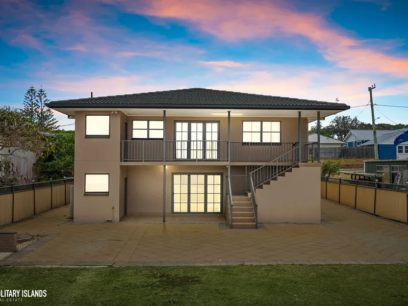 Premier Riverfront Home in Wooli