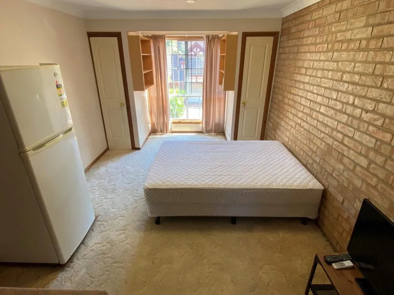 Furnished Studio in Coopers Plains