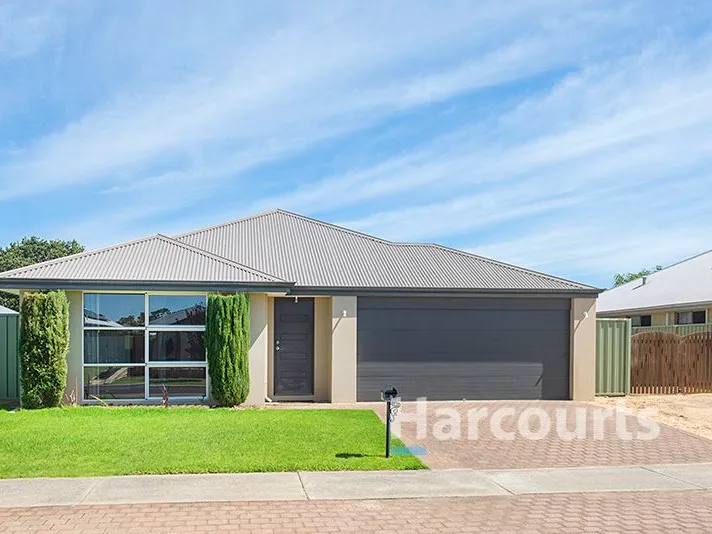 Spacious Home + Side Access, Near to Park