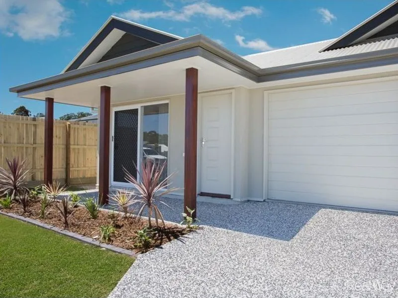 MODERN AIR-CONDITIONED 2 BEDROOM DUPLEX