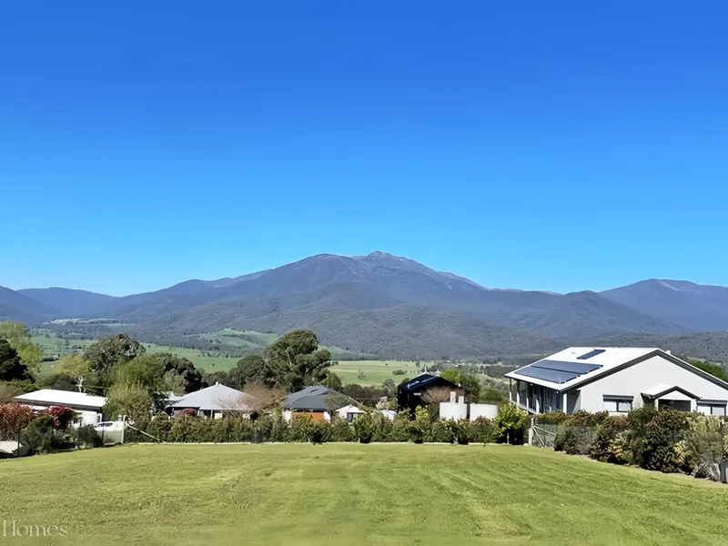 STUNNING LIFESTYLE & VIEWS