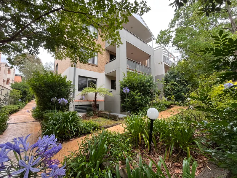 QUIETLY SET TO THE REAR IN MODERN SECURE COMPLEX CLOSE TO FLEMINGTON STATION & VIBRANT VILLAGE SHOPS