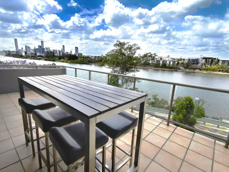 TOP BUY, TOP RENTER, TOP LOCATION - TWO BEDROOM APARTMENT