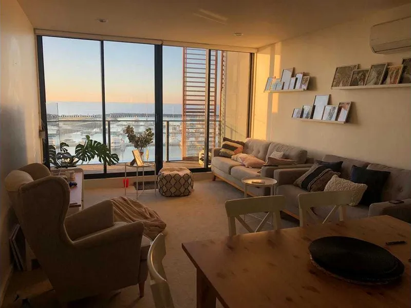 Stunningly Beautiful Apartment matched with Resort-style Views