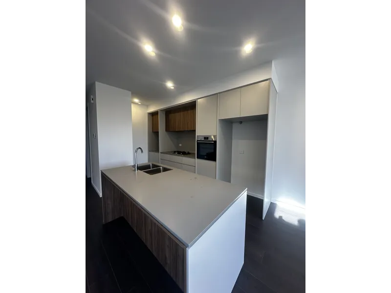 Beautiful & Luxurious Family Home!