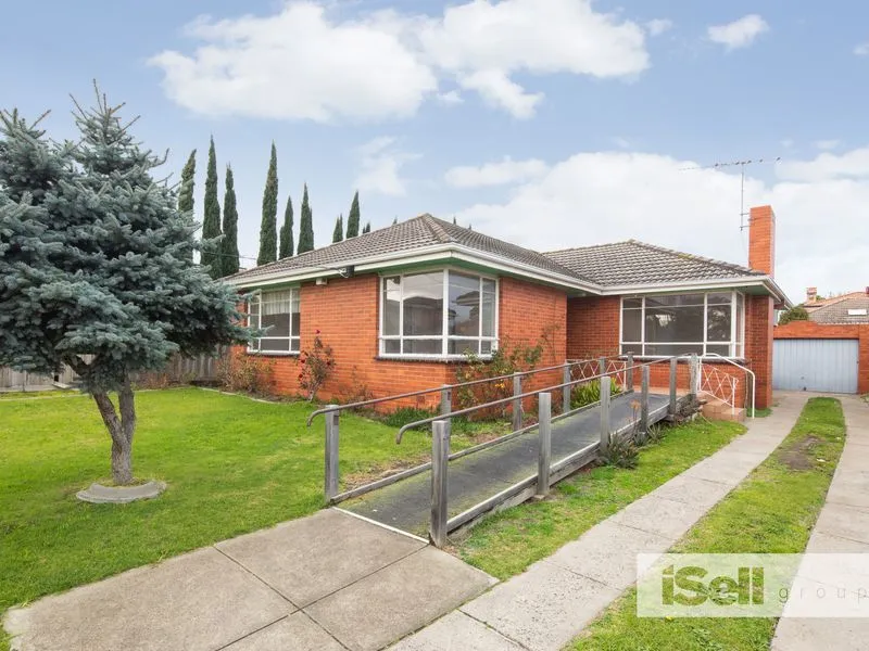 Lovely 4 bedroom home  McKinnon College Zone Advantage
