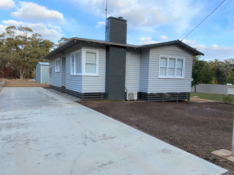 FULLY RENOVATED HOUSE WITH BRAND NEW 4 CAR GARAGE!