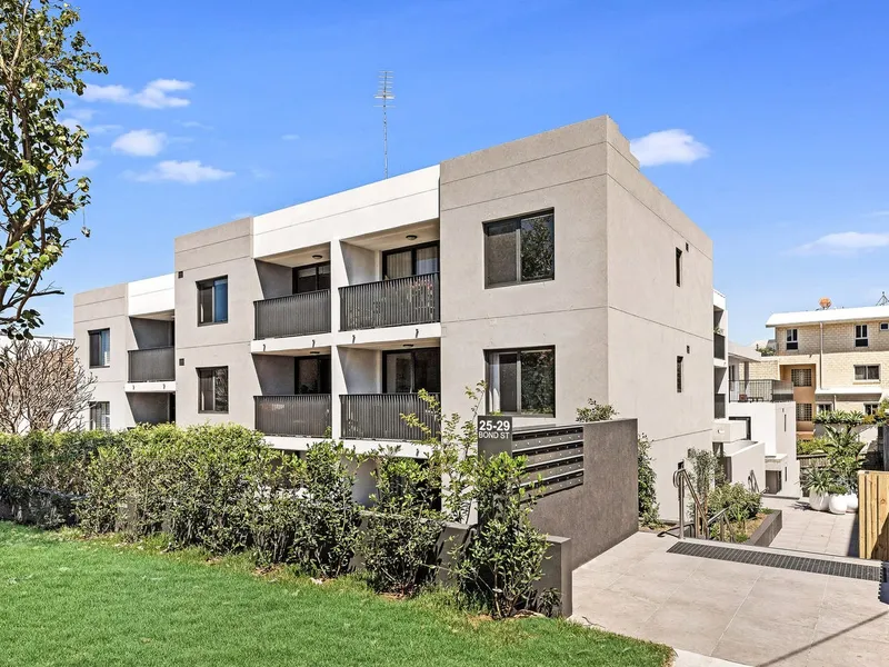 AN IMMACULATE NORTH FACING BEACH SIDE SECURITY APARTMENT