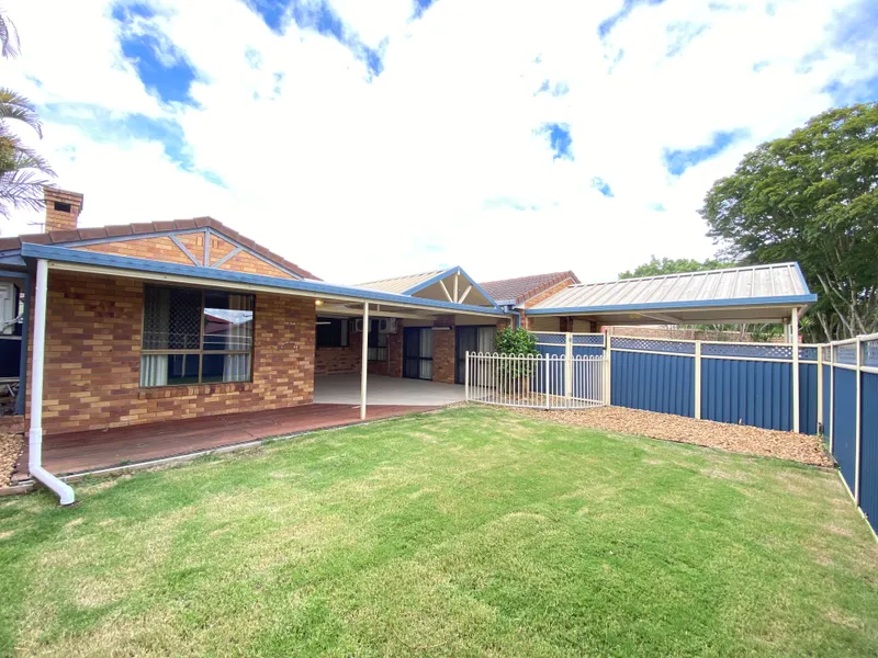Within Sunnybank Hills State Primary & High School Catchment. 4 Bedrooms Low Set For Rent Now !!